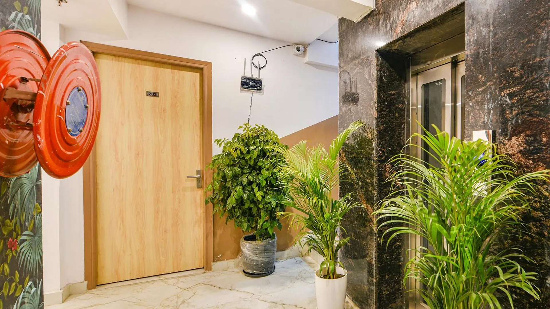 Fabhotel Tree House - Nr Yashobhoomi Convention Centre New Delhi