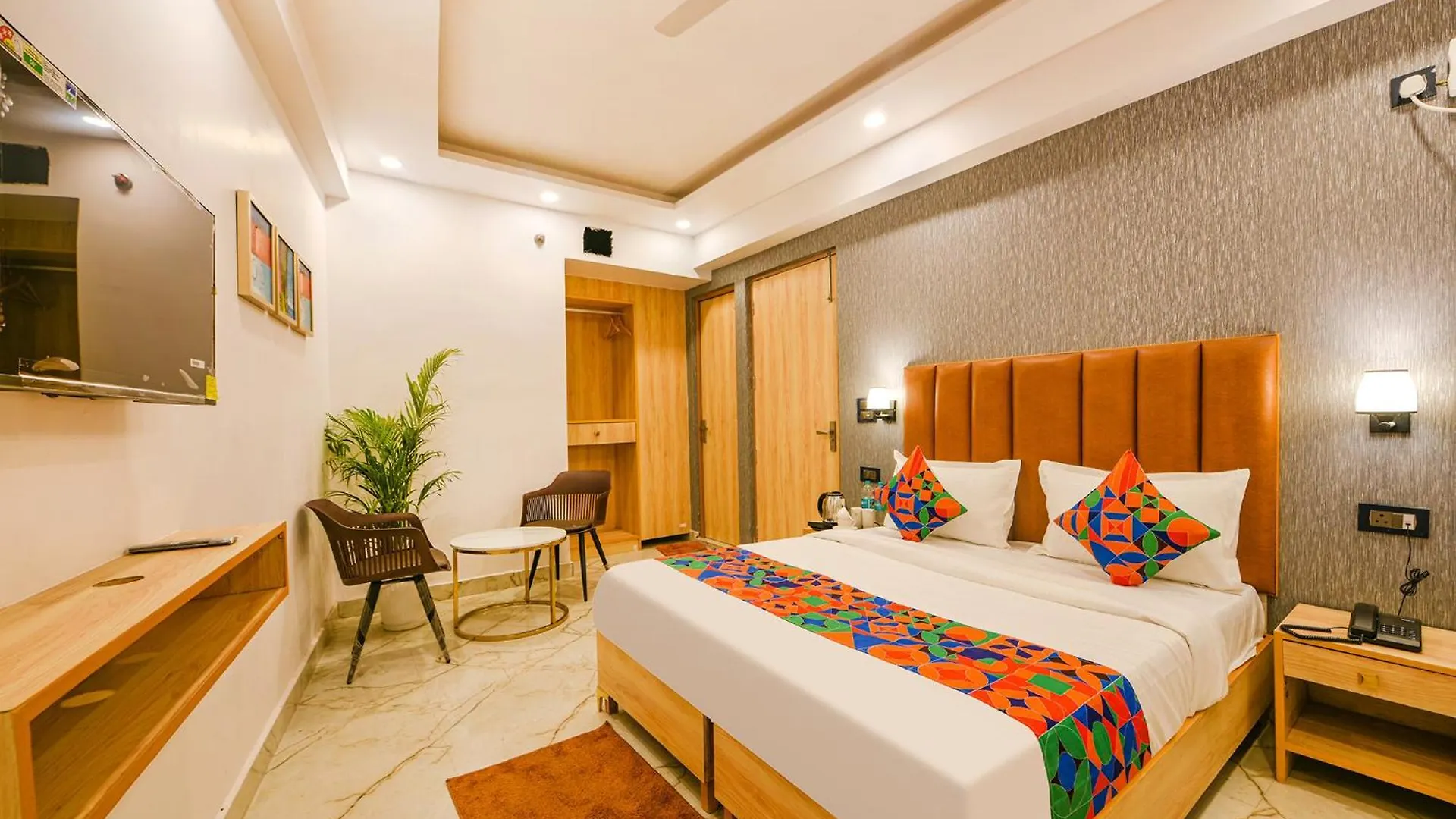 Fabhotel Tree House - Nr Yashobhoomi Convention Centre New Delhi Hotel