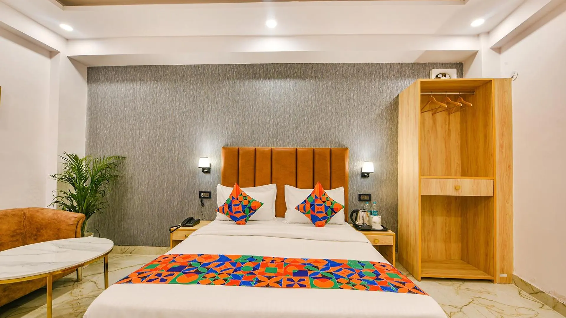 Hotel Fabhotel Tree House - Nr Yashobhoomi Convention Centre New Delhi