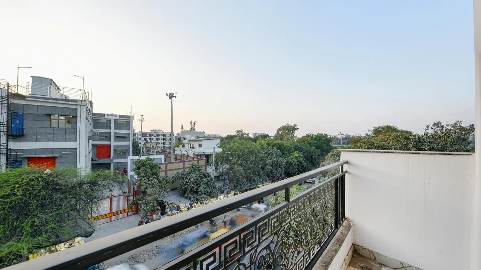 Fabhotel Tree House - Nr Yashobhoomi Convention Centre New Delhi Hotel