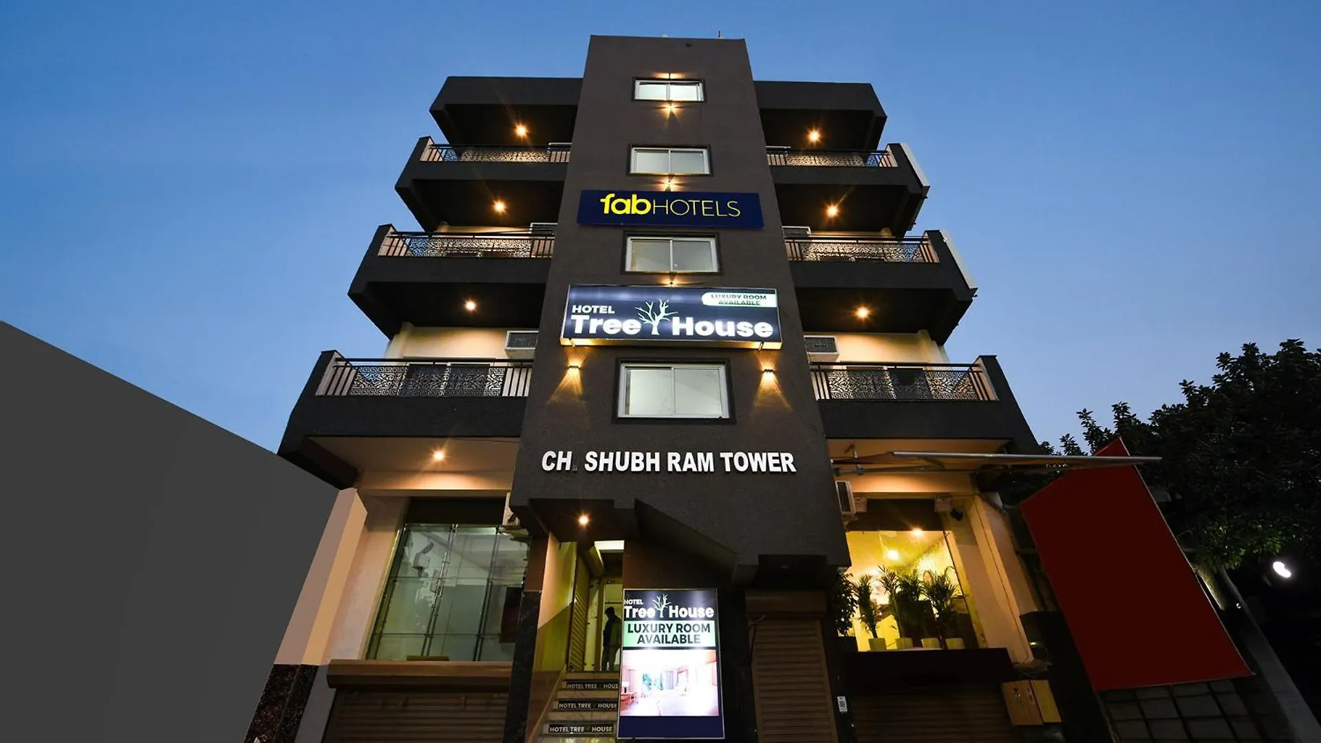 Hotel Fabhotel Tree House - Nr Yashobhoomi Convention Centre New Delhi